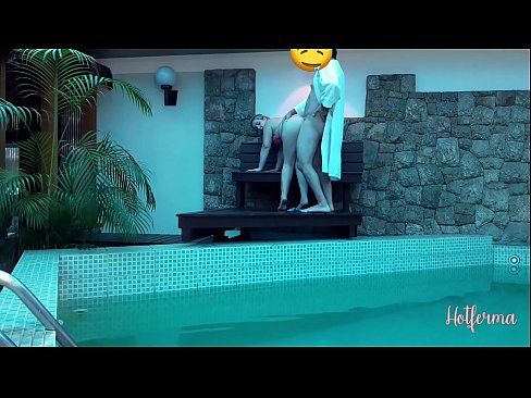 ❤️ El cap convida la criada a la piscina, però no va poder resistir-se a una calor ❌ Porno al ca.hentaivost.ru ❤